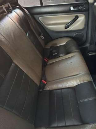 VOLKSWAGEN-GOLF-2009