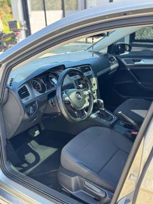 VOLKSWAGEN-GOLF-2015
