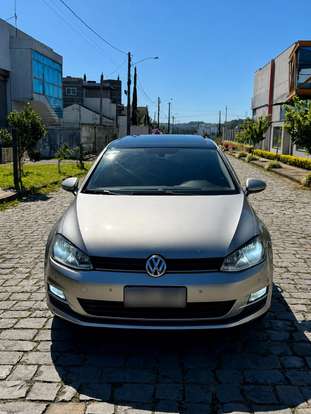 VOLKSWAGEN-GOLF-2015