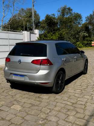 VOLKSWAGEN-GOLF-2015