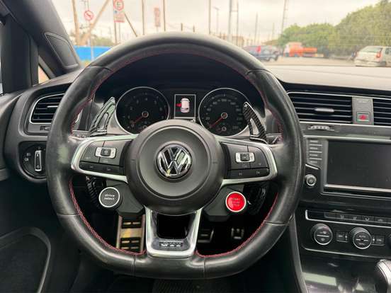 VOLKSWAGEN-GOLF-2.0 TSI GTI 16V TURBO GASOLINA 4P AUTOMÁTICO VOLKSWAGEN-GOLF-2015