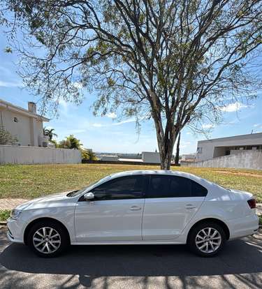 VOLKSWAGEN-JETTA-1.4 16V TSI TRENDLINE GASOLINA 4P TIPTRONIC VOLKSWAGEN-JETTA-2016