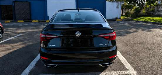 VOLKSWAGEN-JETTA-2018