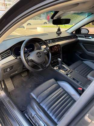 VOLKSWAGEN-PASSAT-2018