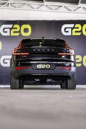 VOLVO-C40-2023