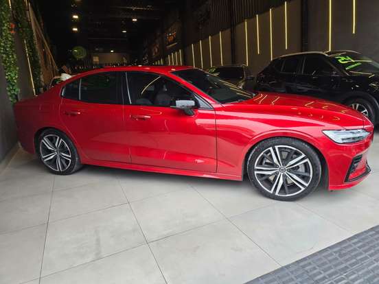 VOLVO-S60-2.0 T8 R-DESIGN HÍBRIDO 4P AUTOMÁTICO VOLVO-S60-2019