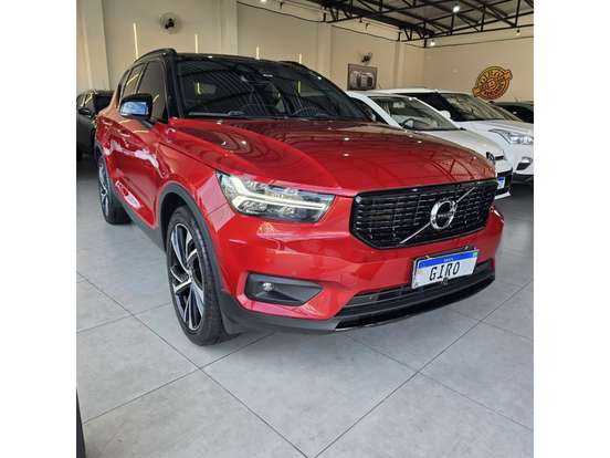 VOLVO-XC40-2019