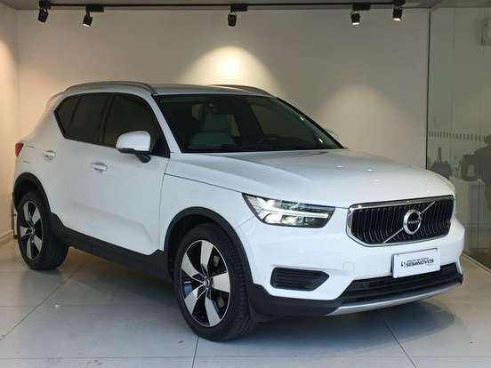 VOLVO-XC40-2019