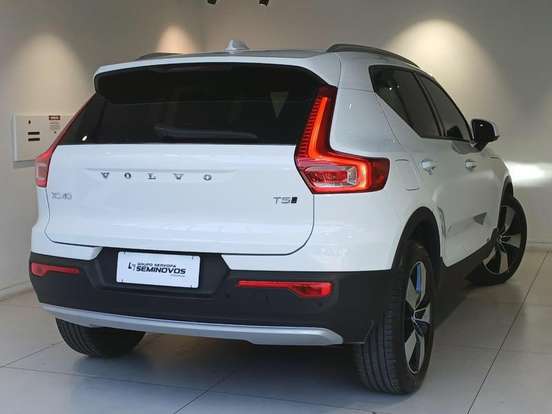 VOLVO-XC40-2.0 T5 GASOLINA MOMENTUM AWD GEARTRONIC VOLVO-XC40-2019