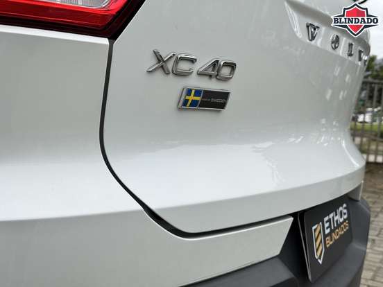 VOLVO-XC40-2.0 T5 GASOLINA R-DESIGN AWD GEARTRONIC VOLVO-XC40-2018