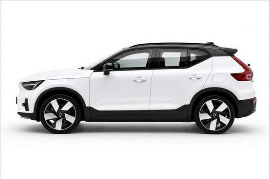 VOLVO-XC40-2023