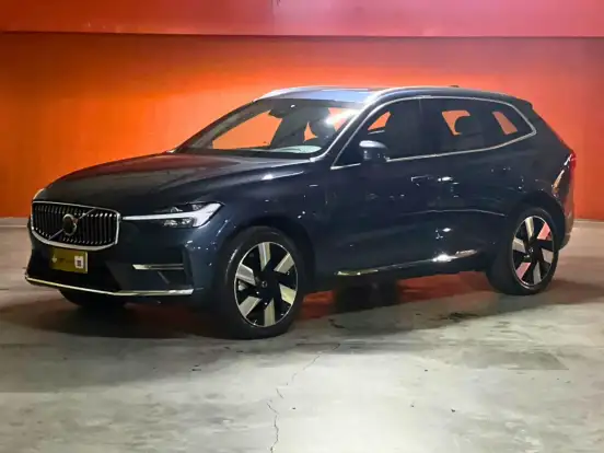 VOLVO-XC60-2023