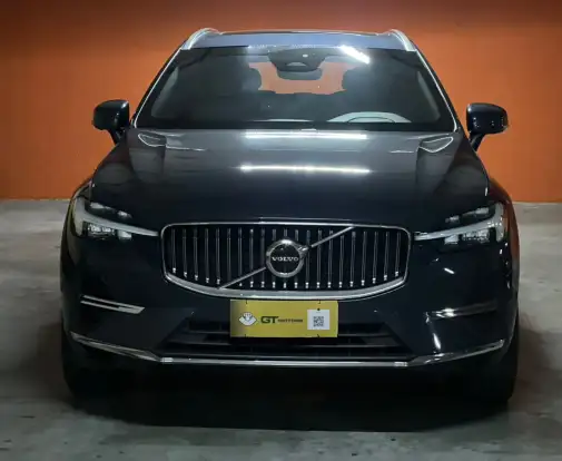 VOLVO-XC60-2023