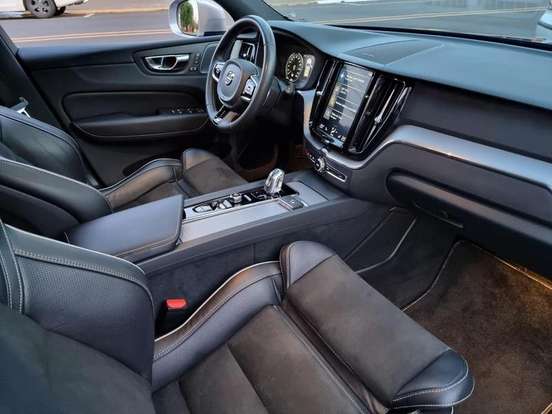 VOLVO-XC60-2019