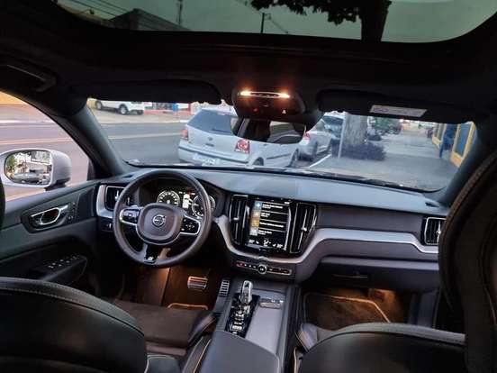 VOLVO-XC60-2019