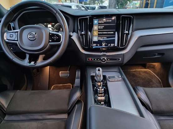 VOLVO-XC60-2019