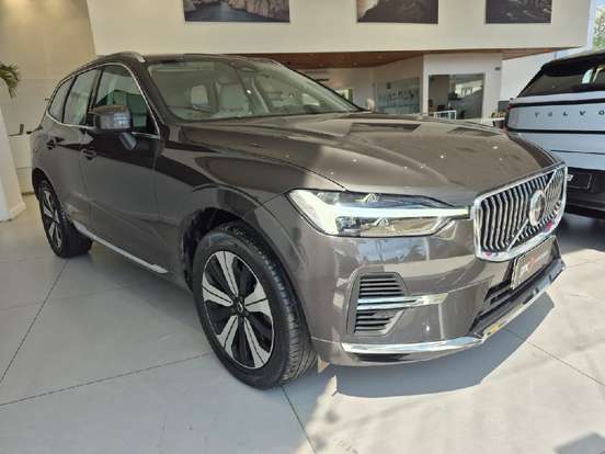 VOLVO-XC60-2023