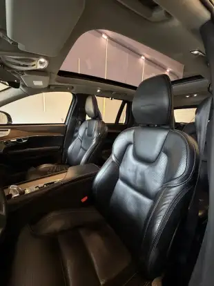 VOLVO-XC90-2019