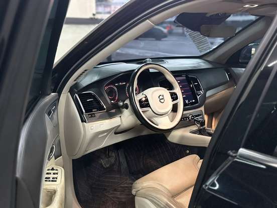 VOLVO-XC90-2015