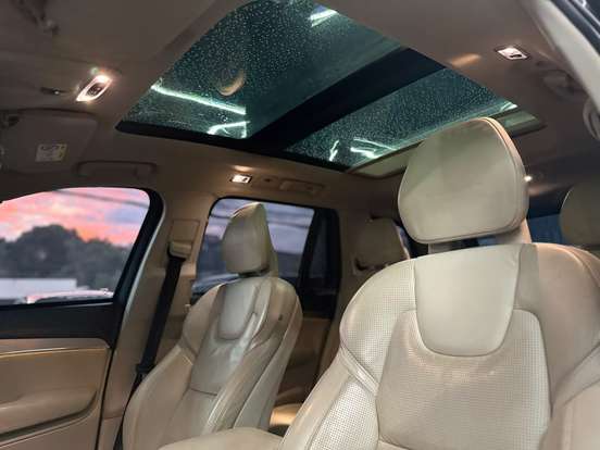 VOLVO-XC90-2015