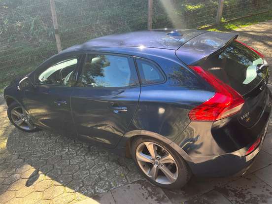 VOLVO-V40-2.0 T4 DYNAMIC TURBO GASOLINA 4P AUTOMÁTICO VOLVO-V40-2013