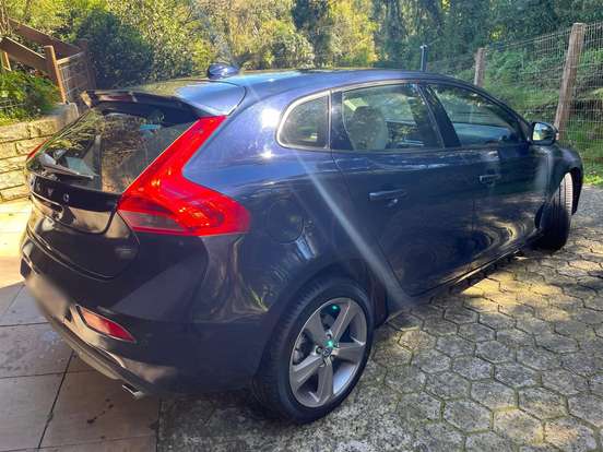 VOLVO-V40-2013