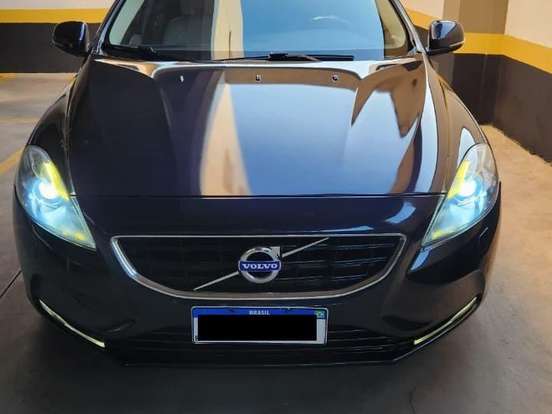 VOLVO-V40-2.0 T4 MOMENTUM GASOLINA 4P AUTOMÁTICO VOLVO-V40-2015
