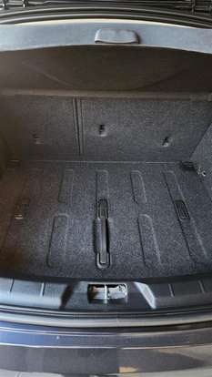 VOLVO-V40-2015