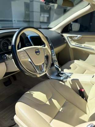 VOLVO-XC60-2016