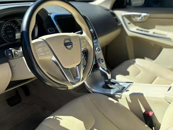 VOLVO-XC60-2.4 D5 KINETIC DIESEL AWD 4P AUTOMÁTICO VOLVO-XC60-2016