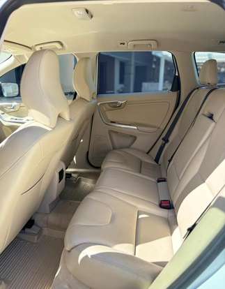 VOLVO-XC60-2016