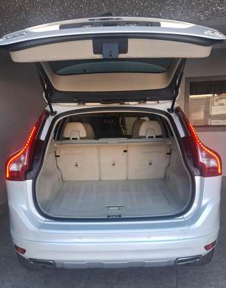 VOLVO-XC60-2016