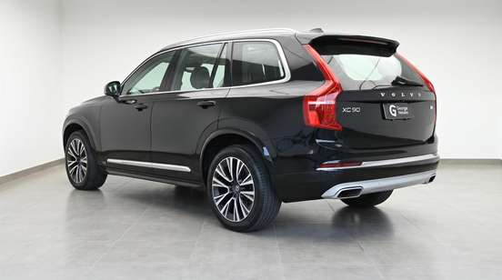 VOLVO-XC90-2021