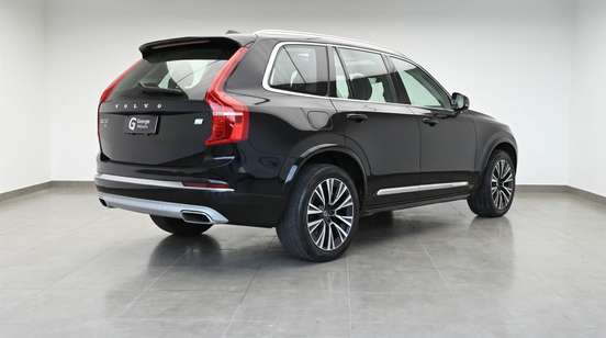 VOLVO-XC90-2021
