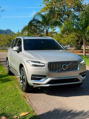 VOLVO-XC90-2023