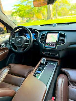 VOLVO-XC90-2023