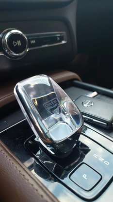 VOLVO-XC90-2023