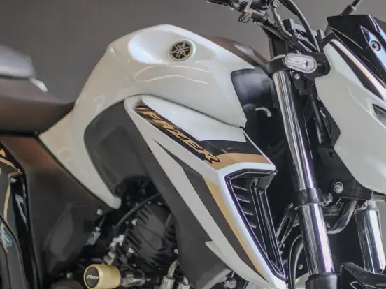 YAMAHA-FZ25 FAZER CONNECTED ABS YAMAHA-FZ25 FAZER CONNECTED ABS-2025