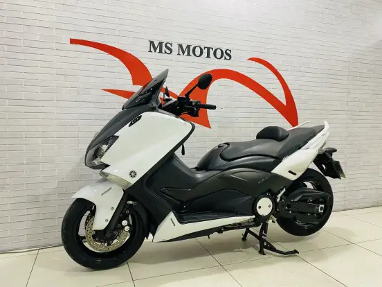 YAMAHA-TMAX-2013