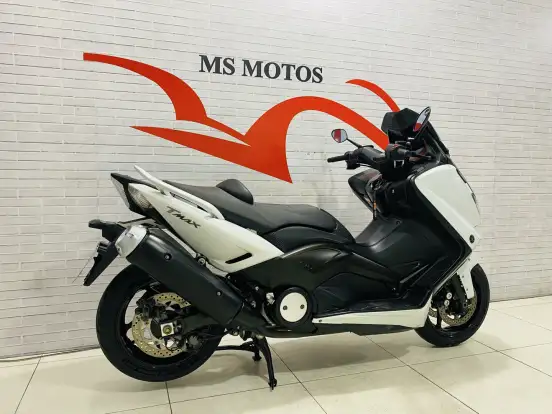 YAMAHA-TMAX-2013