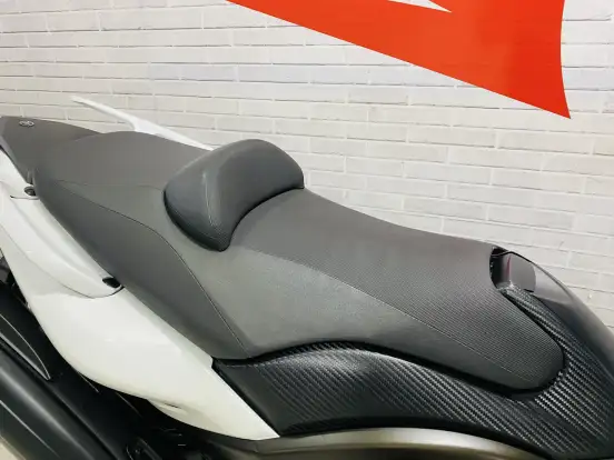 YAMAHA-TMAX-2013
