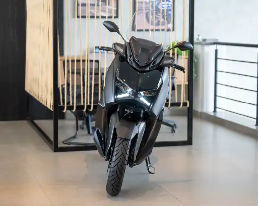 YAMAHA-XMAX 250 CONNECTED ABS YAMAHA-XMAX 250 CONNECTED ABS-2025