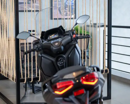 YAMAHA-XMAX 250 CONNECTED ABS YAMAHA-XMAX 250 CONNECTED ABS-2025