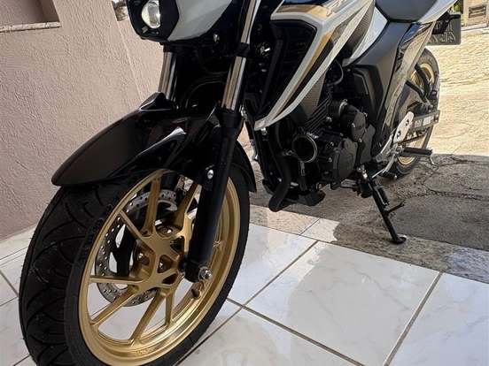 YAMAHA-FZ25 FAZER CONNECTED ABS YAMAHA-FZ25 FAZER CONNECTED ABS-2025
