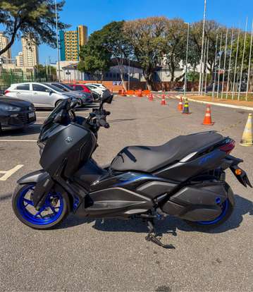 YAMAHA-XMAX 300 CONNECTED ABS YAMAHA-XMAX 300 CONNECTED ABS-2025