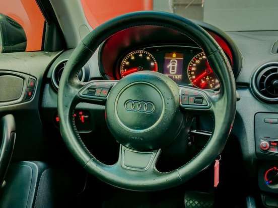 AUDI-A1-1.4 TFSI ATTRACTION 16V 122CV GASOLINA 2P AUTOMÁTICO AUDI-A1-2011
