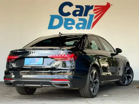 AUDI-A4-2023