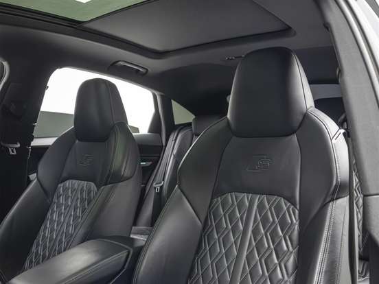 AUDI-E-TRON-2022