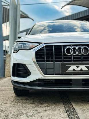 AUDI-Q3-2021