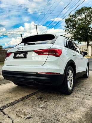AUDI-Q3-2021
